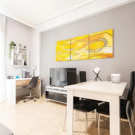 Renovated Penthouse In The Center Of *