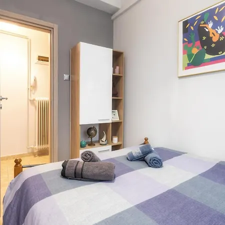 Lägenhet Renovated Penthouse In The Center Of Larissa