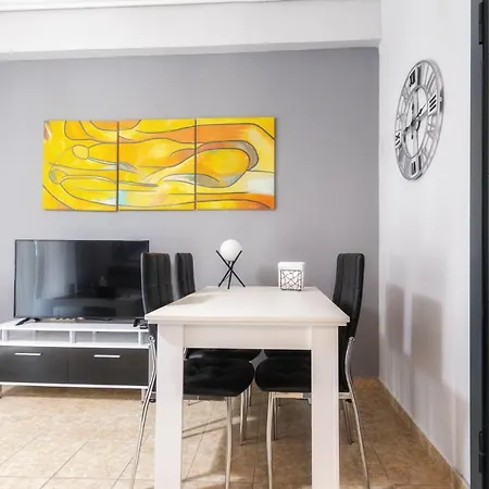 Renovated Penthouse In The Center Of Lägenhet