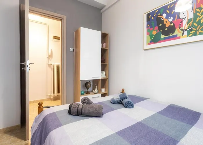 Apartment Renovated Penthouse In The Center Of Larissa